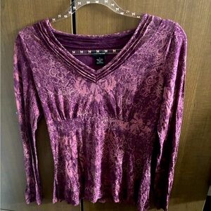 Hi Lovelies! Check out this “Calvin Klein Jeans” vintage top!